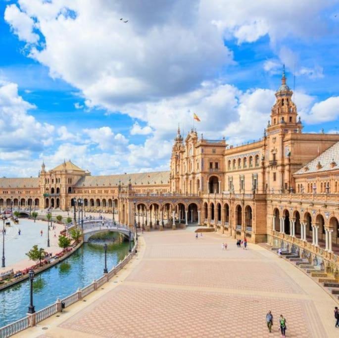 Piso Con Patio Privado Y Parking Nervion Sevilla Dış mekan fotoğraf