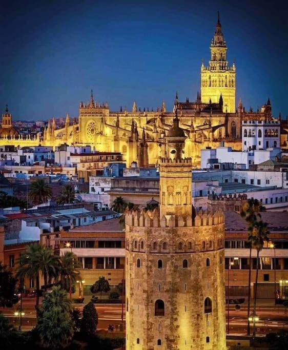 Piso Con Patio Privado Y Parking Nervion Sevilla Dış mekan fotoğraf