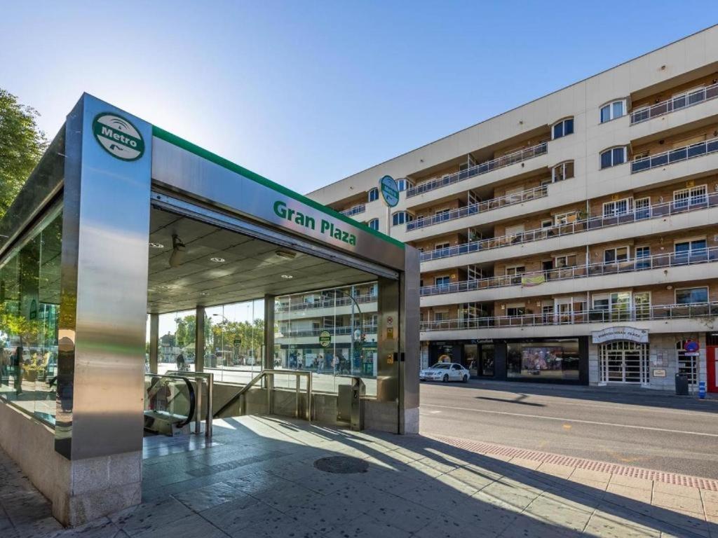 Piso Con Patio Privado Y Parking Nervion Sevilla Dış mekan fotoğraf